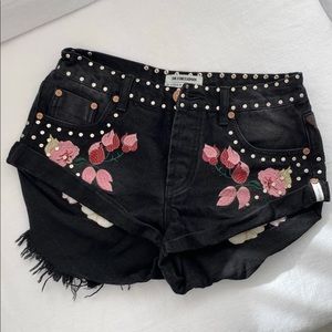 ONE X ONETEASPOON BANDIT SHORTS SIZE 24